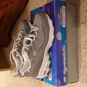 BRAND NEW Sketchers D'Lites